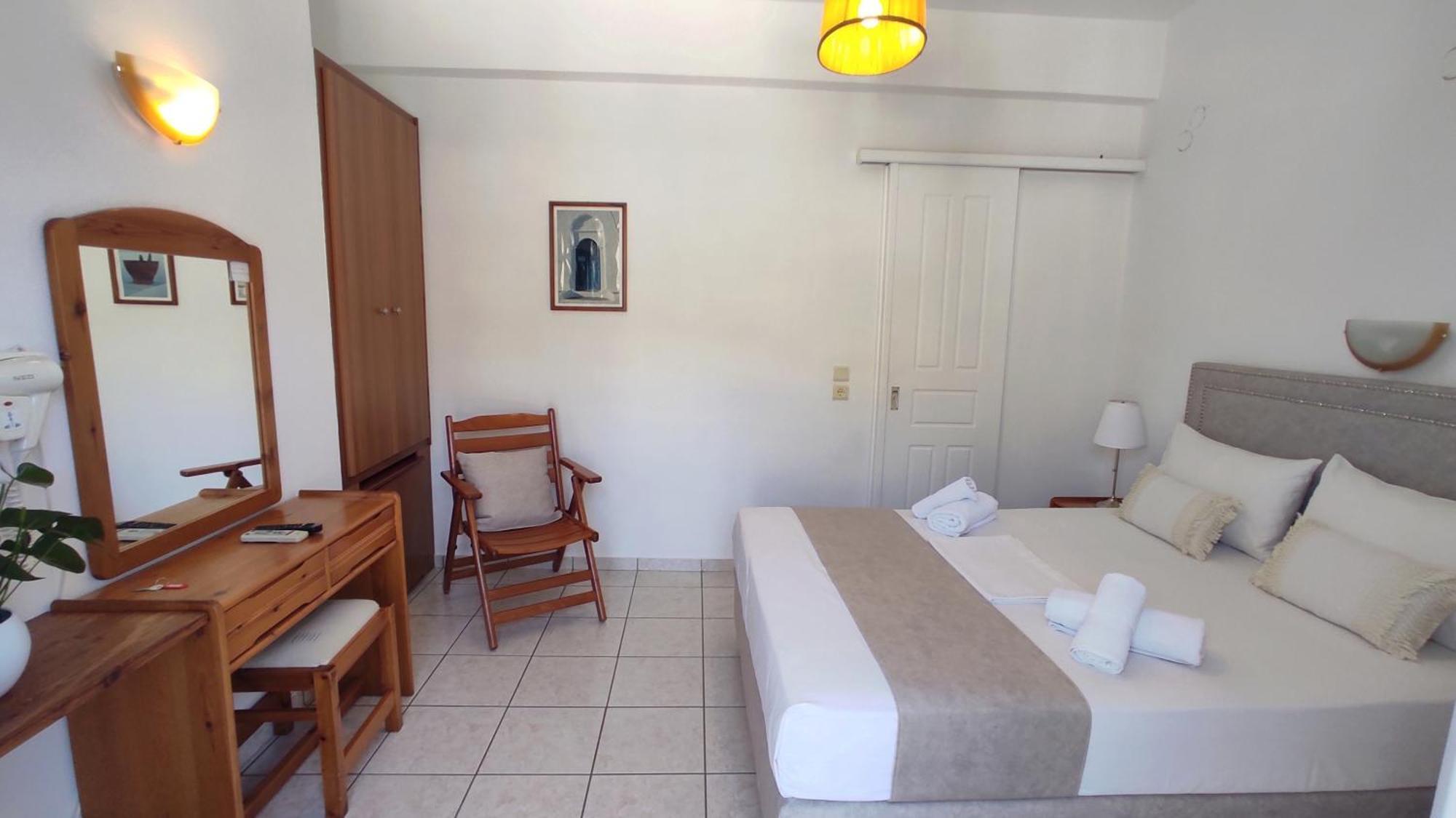Astrofegia Rooms And Apartments Kamares  Bagian luar foto